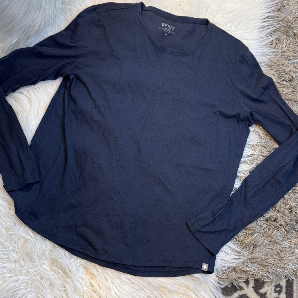 FIGS Navy Super Soft Long Sleeve Shirt size M - Picture 3 of 6